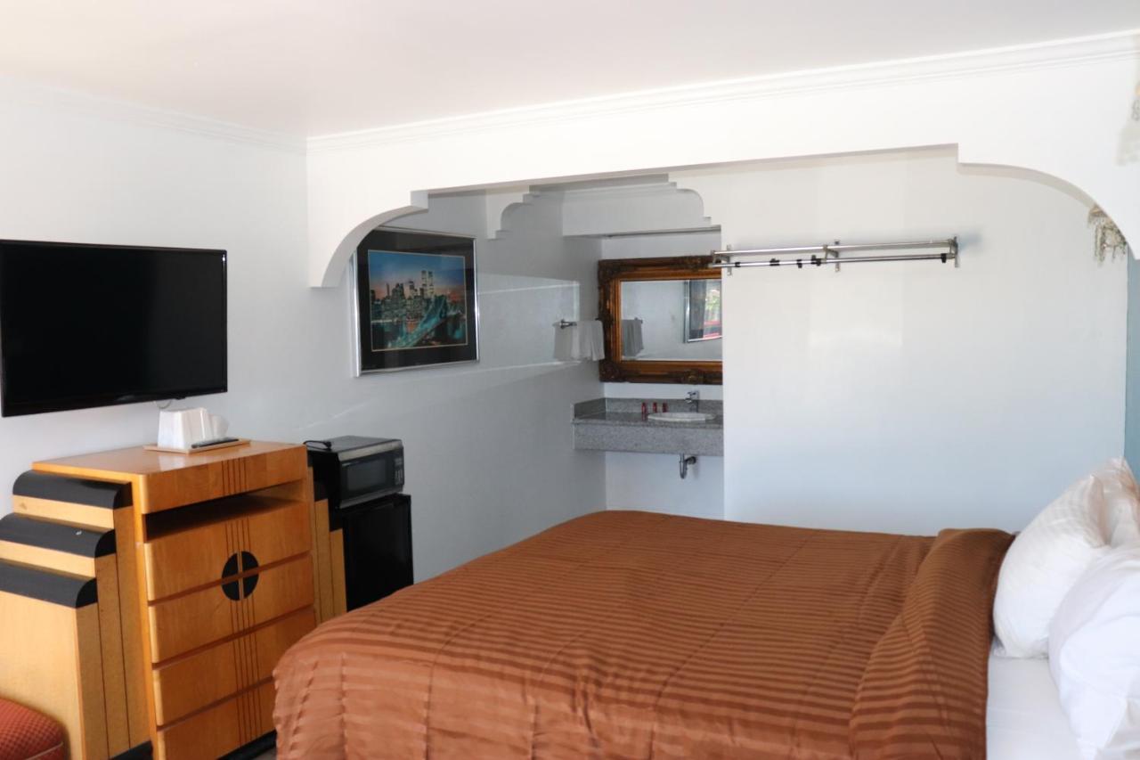 Motel El Dorado 2*